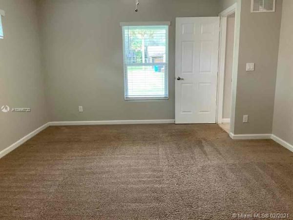 Recently Rented: $2,145 (4 beds, 2 baths, 1821 Square Feet)