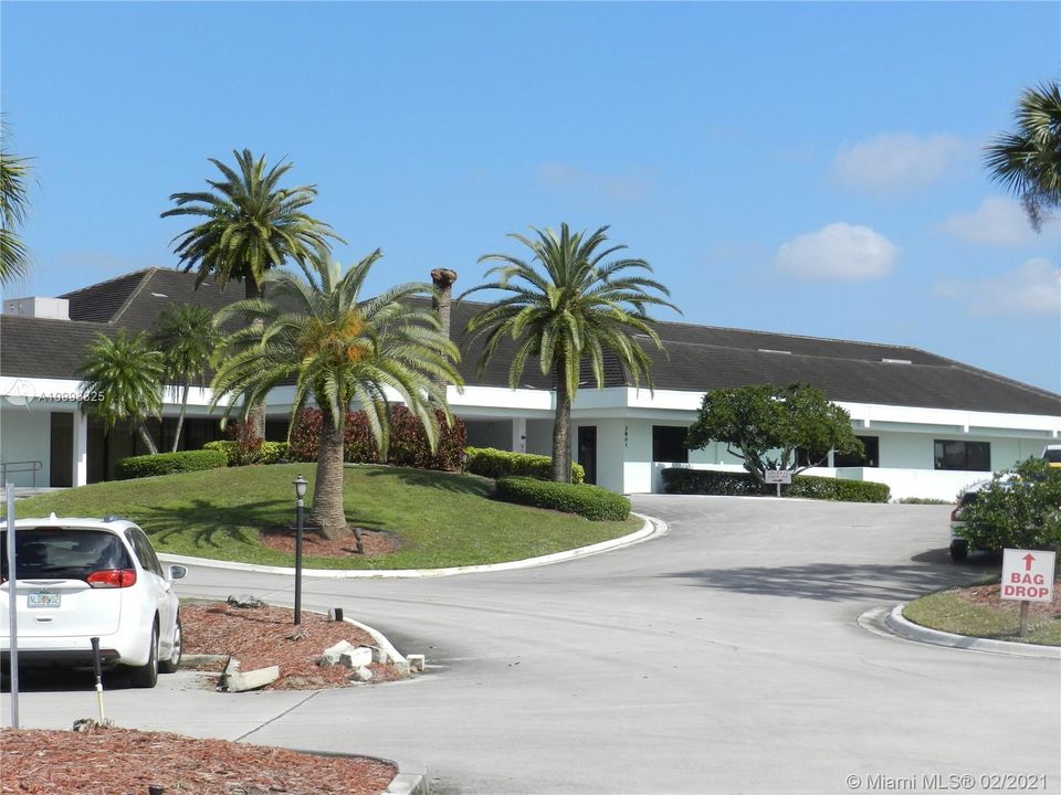 最近售出: $565,000 (4 贝兹, 3 浴室, 2719 平方英尺)