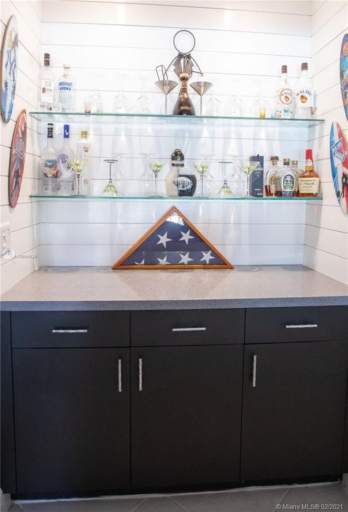 最近售出: $565,000 (4 贝兹, 3 浴室, 2719 平方英尺)