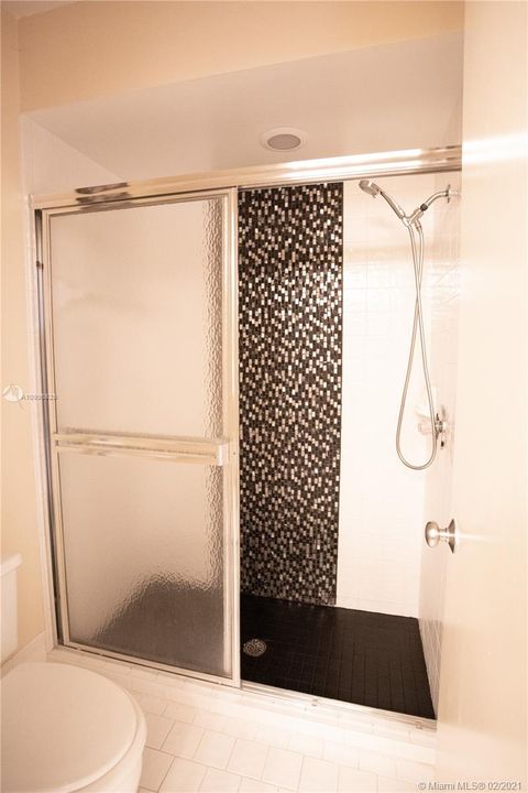 最近售出: $565,000 (4 贝兹, 3 浴室, 2719 平方英尺)