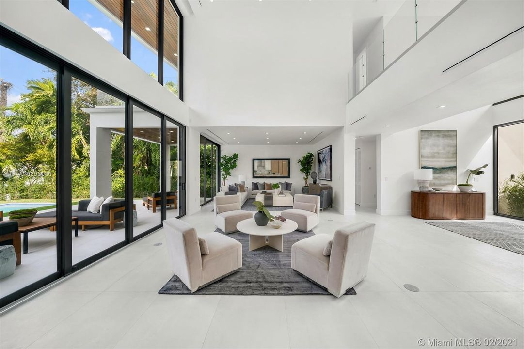 Recently Sold: $5,500,000 (5 beds, 5 baths, 4434 Square Feet)