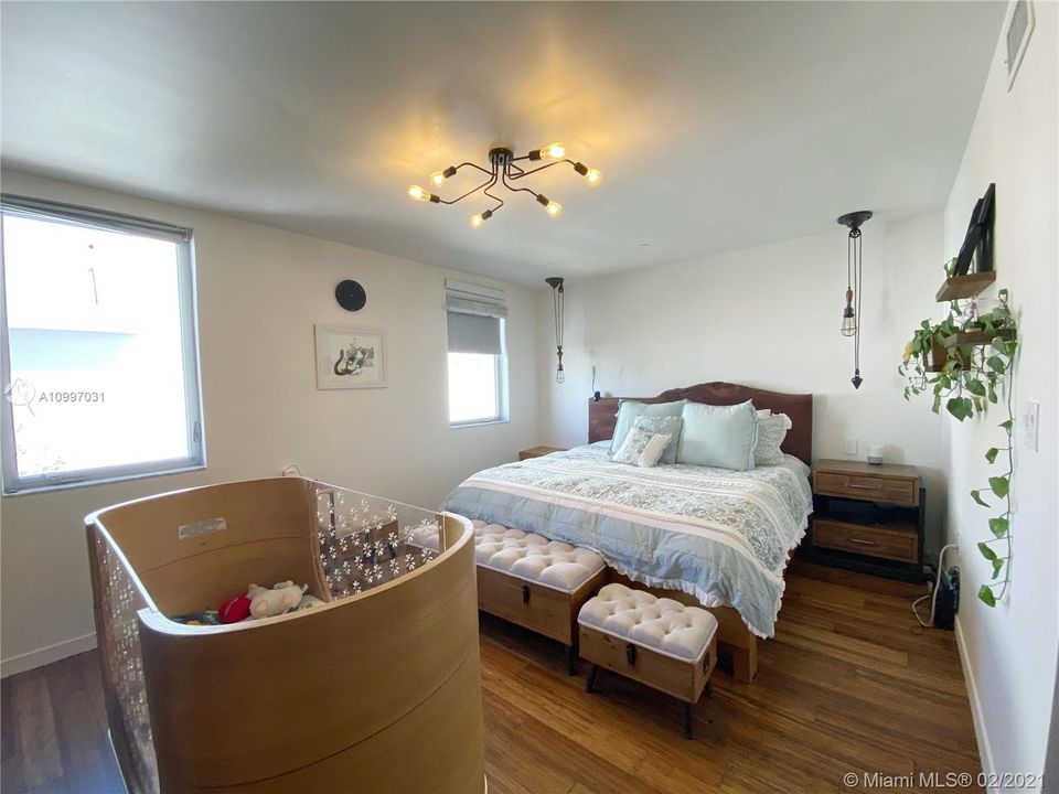 Recently Sold: $780,000 (2 beds, 2 baths, 1927 Square Feet)