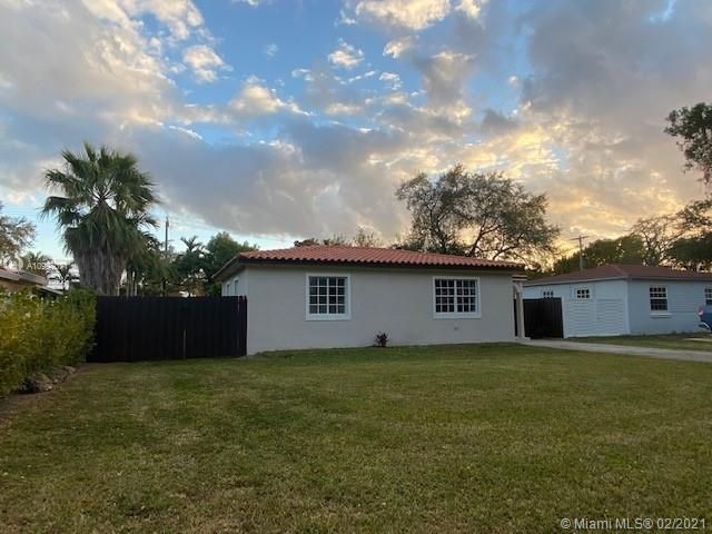 Recently Sold: $450,000 (3 beds, 2 baths, 825 Square Feet)