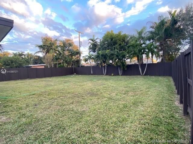 Recently Sold: $450,000 (3 beds, 2 baths, 825 Square Feet)