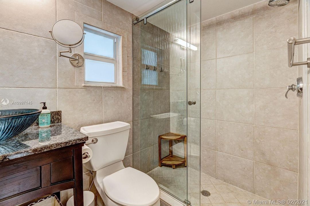 最近售出: $575,000 (3 贝兹, 2 浴室, 0 平方英尺)