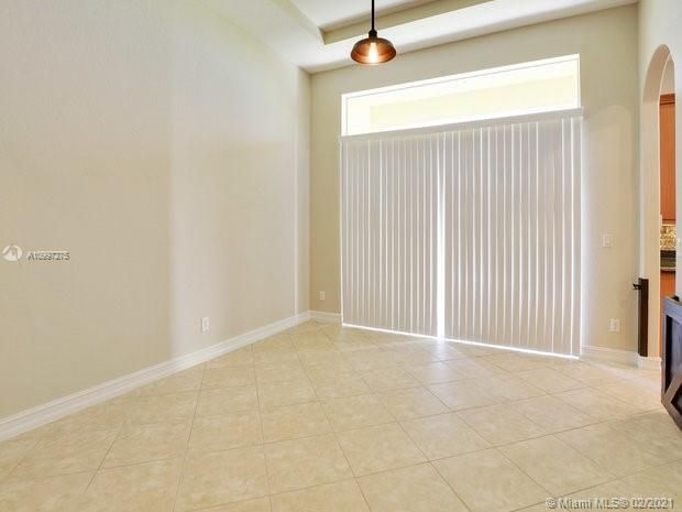 Recently Rented: $3,600 (3 beds, 2 baths, 2150 Square Feet)