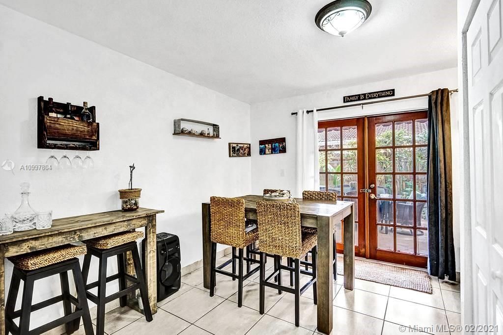 Vendido Recientemente: $365,000 (4 camas, 3 baños, 1507 Pies cuadrados)