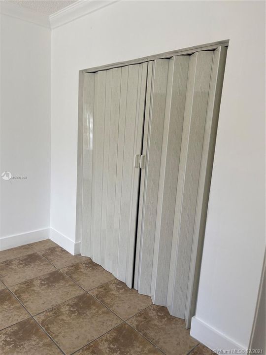 Recently Sold: $130,000 (2 beds, 1 baths, 715 Square Feet)