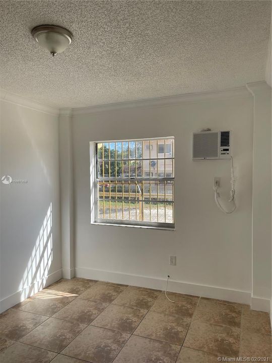 Recently Sold: $130,000 (2 beds, 1 baths, 715 Square Feet)