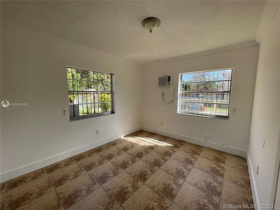 Recently Sold: $130,000 (2 beds, 1 baths, 715 Square Feet)