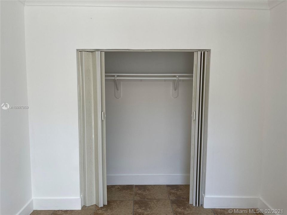 Recently Sold: $130,000 (2 beds, 1 baths, 715 Square Feet)