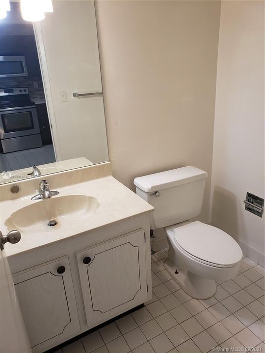 Recently Rented: $1,900 (1 beds, 1 baths, 868 Square Feet)