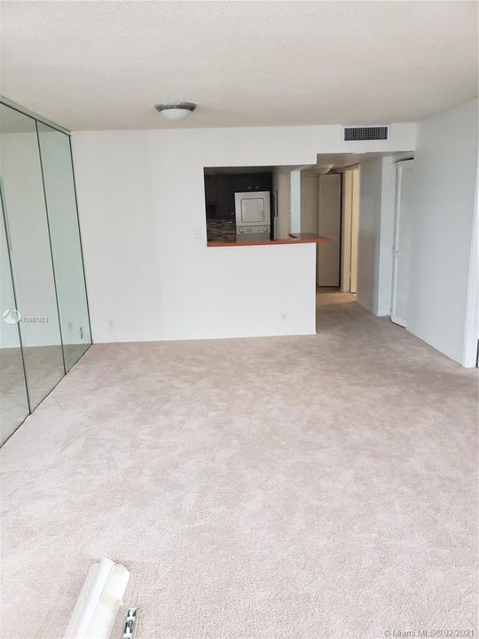 Recently Rented: $1,900 (1 beds, 1 baths, 868 Square Feet)