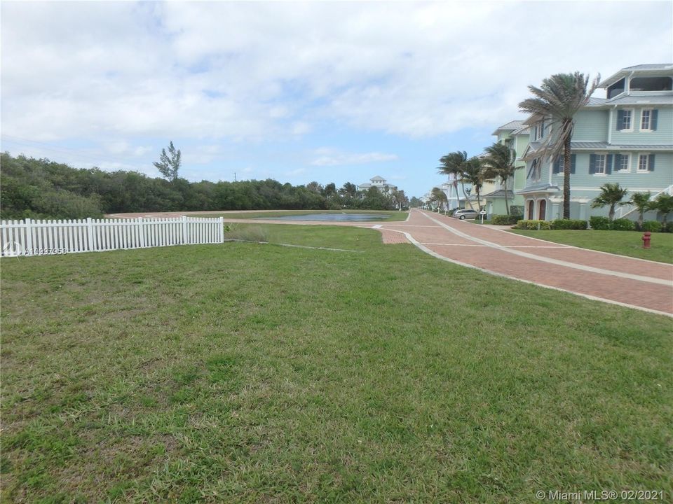 common area on the north side of the lot