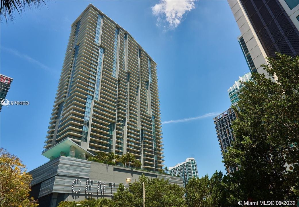 Recently Sold: $1,195,000 (2 beds, 2 baths, 1264 Square Feet)