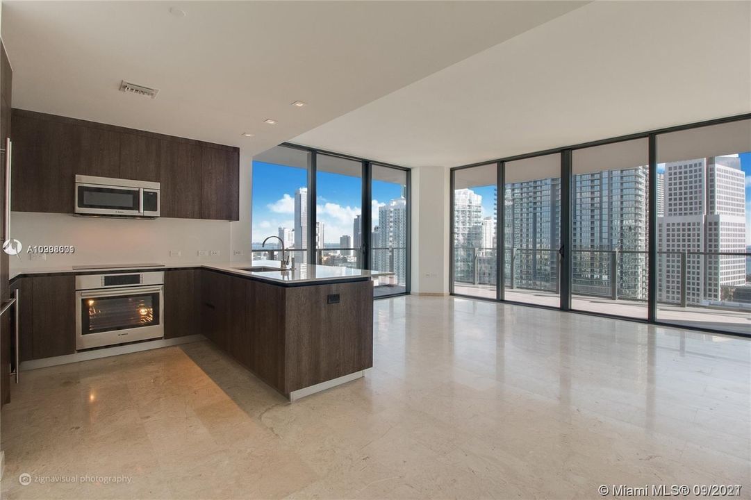 Recently Sold: $1,195,000 (2 beds, 2 baths, 1264 Square Feet)