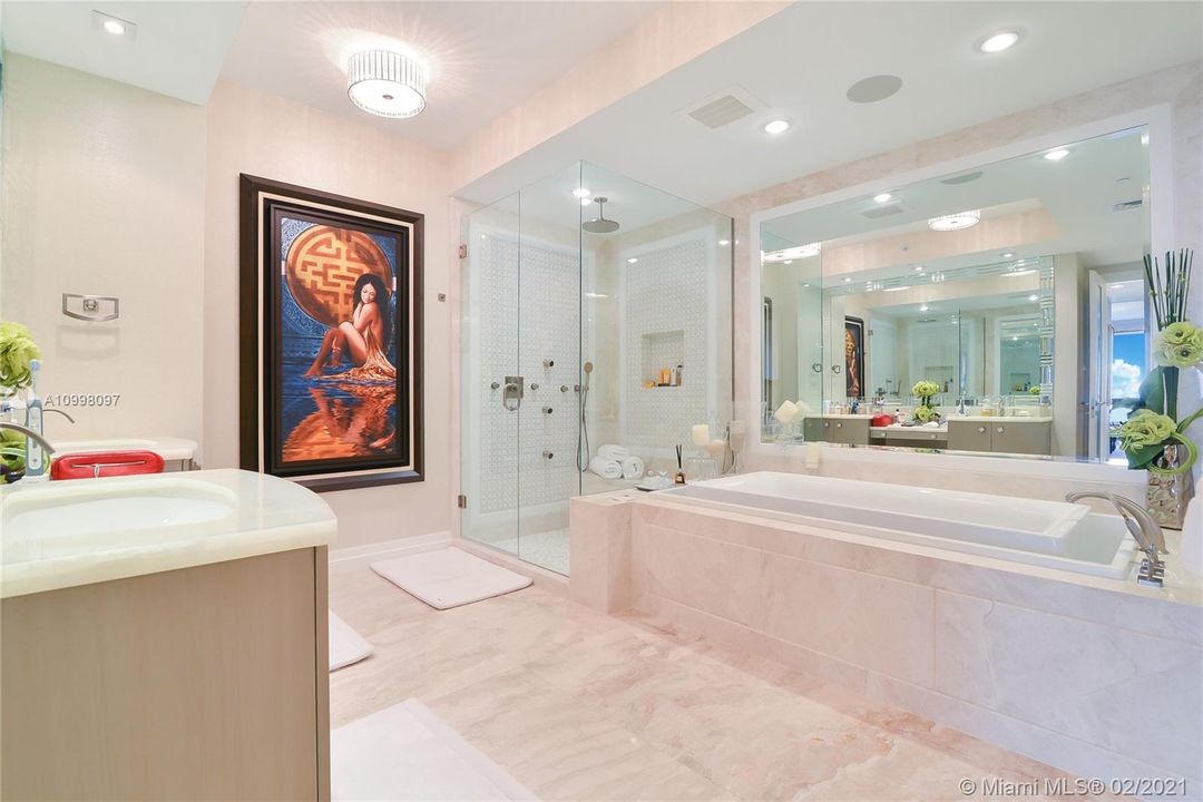 最近租的: $34,000 (3 贝兹, 3 浴室, 3128 平方英尺)