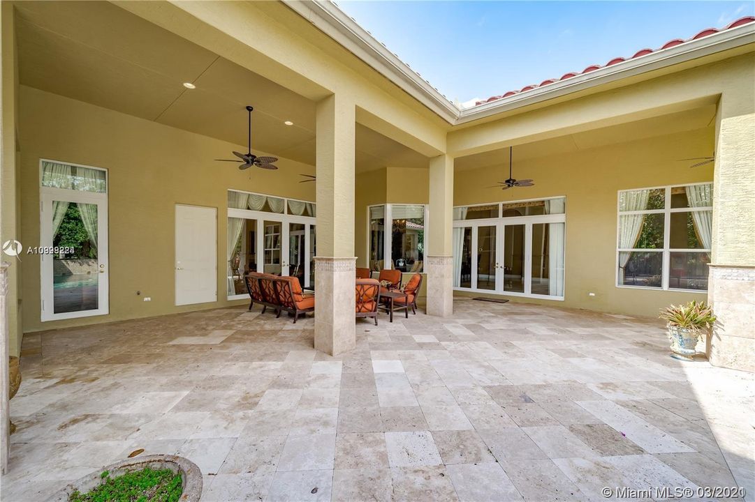 Recently Sold: $1,475,000 (6 beds, 5 baths, 5047 Square Feet)