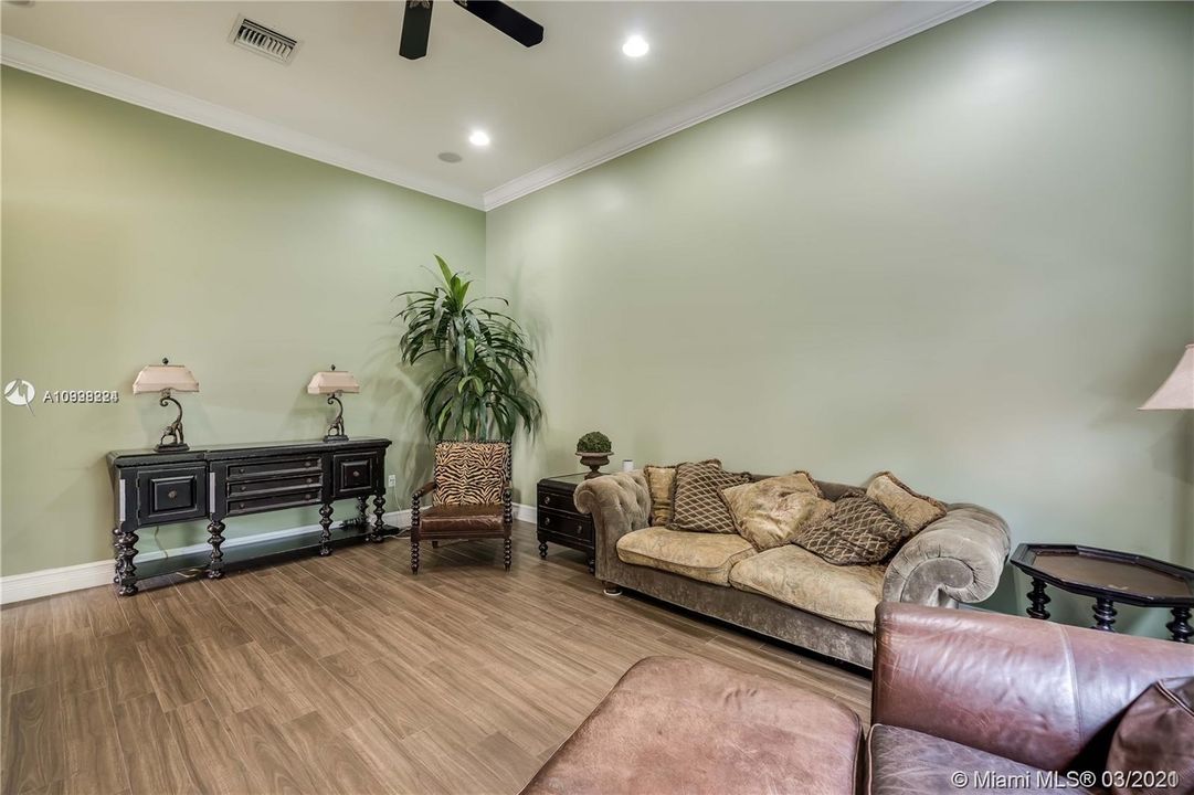 Recently Sold: $1,475,000 (6 beds, 5 baths, 5047 Square Feet)