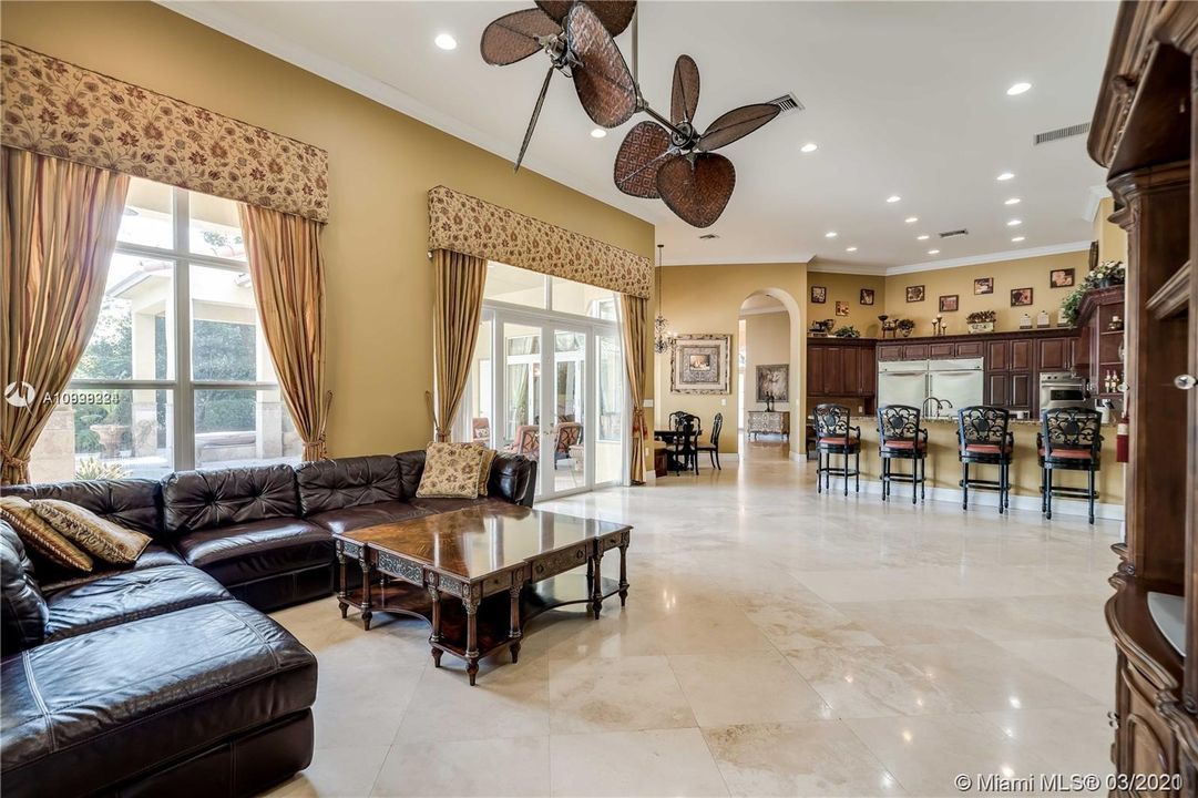 Recently Sold: $1,475,000 (6 beds, 5 baths, 5047 Square Feet)