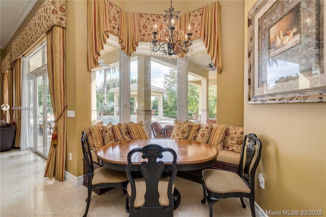 Recently Sold: $1,475,000 (6 beds, 5 baths, 5047 Square Feet)