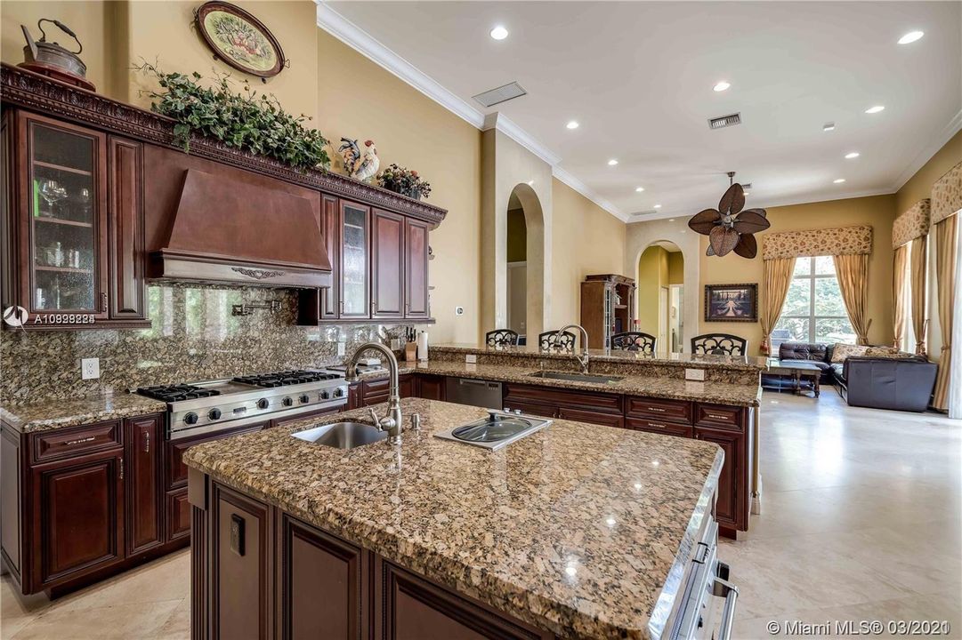 Recently Sold: $1,475,000 (6 beds, 5 baths, 5047 Square Feet)