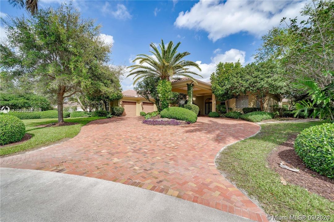 Recently Sold: $1,475,000 (6 beds, 5 baths, 5047 Square Feet)