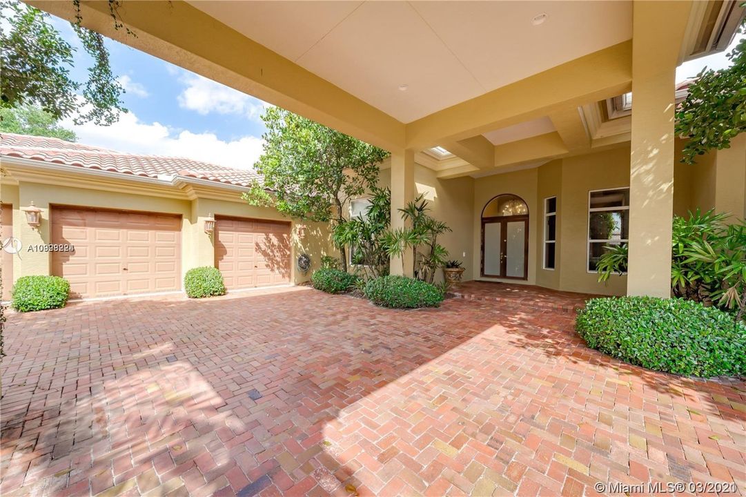Recently Sold: $1,475,000 (6 beds, 5 baths, 5047 Square Feet)