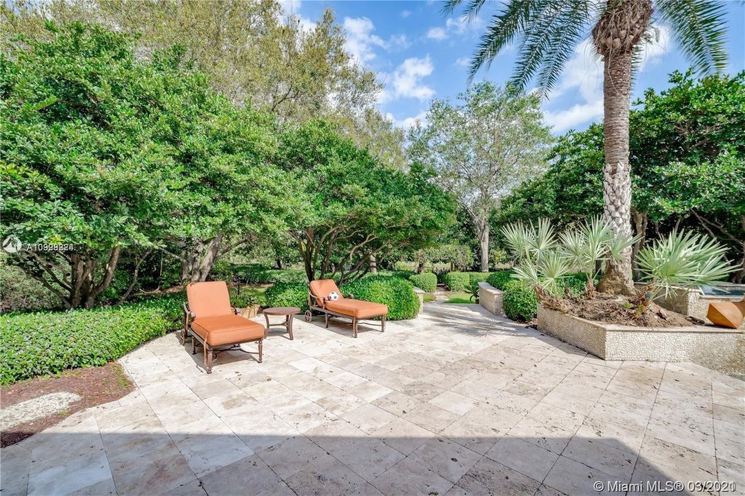 Recently Sold: $1,475,000 (6 beds, 5 baths, 5047 Square Feet)