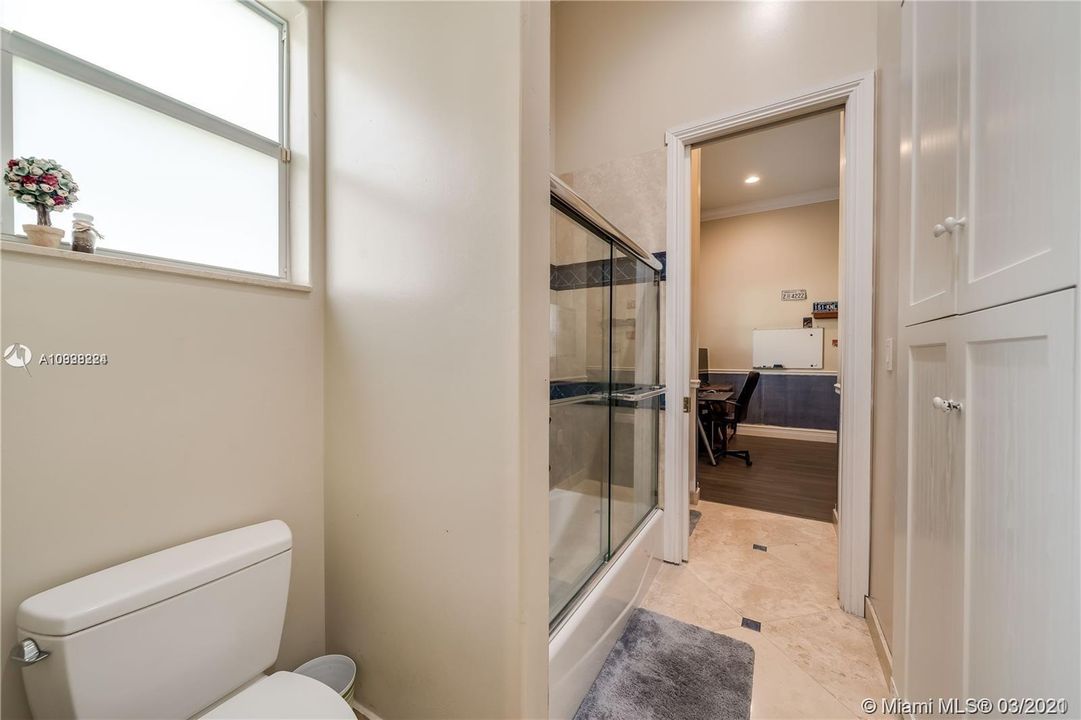 Recently Sold: $1,475,000 (6 beds, 5 baths, 5047 Square Feet)