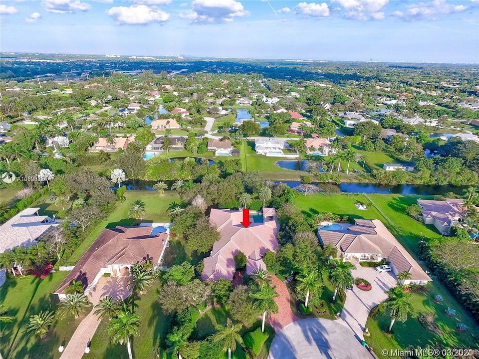 Recently Sold: $1,475,000 (6 beds, 5 baths, 5047 Square Feet)