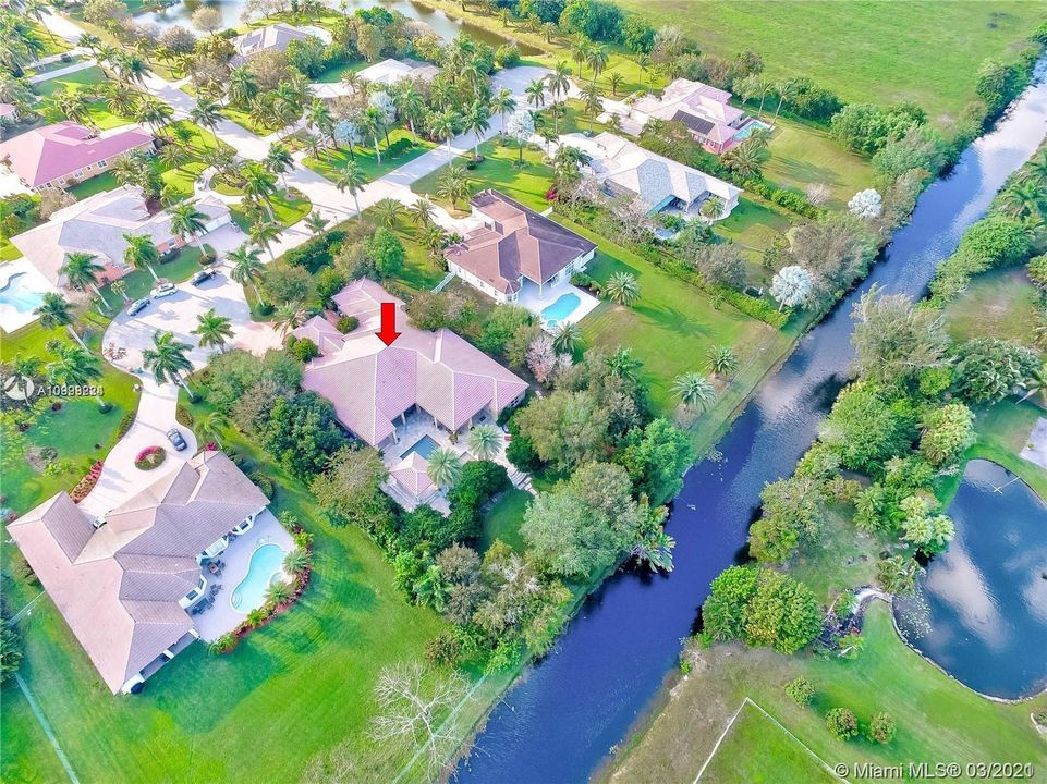 Recently Sold: $1,475,000 (6 beds, 5 baths, 5047 Square Feet)