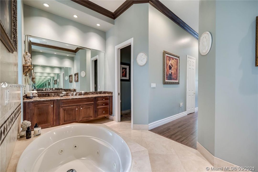 Recently Sold: $1,475,000 (6 beds, 5 baths, 5047 Square Feet)