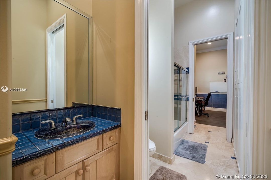 Recently Sold: $1,475,000 (6 beds, 5 baths, 5047 Square Feet)