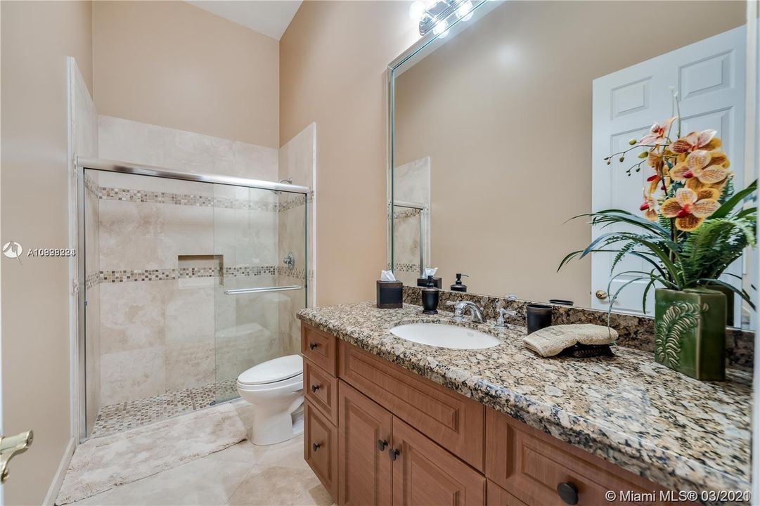 Recently Sold: $1,475,000 (6 beds, 5 baths, 5047 Square Feet)