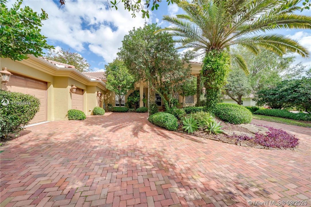 Recently Sold: $1,475,000 (6 beds, 5 baths, 5047 Square Feet)