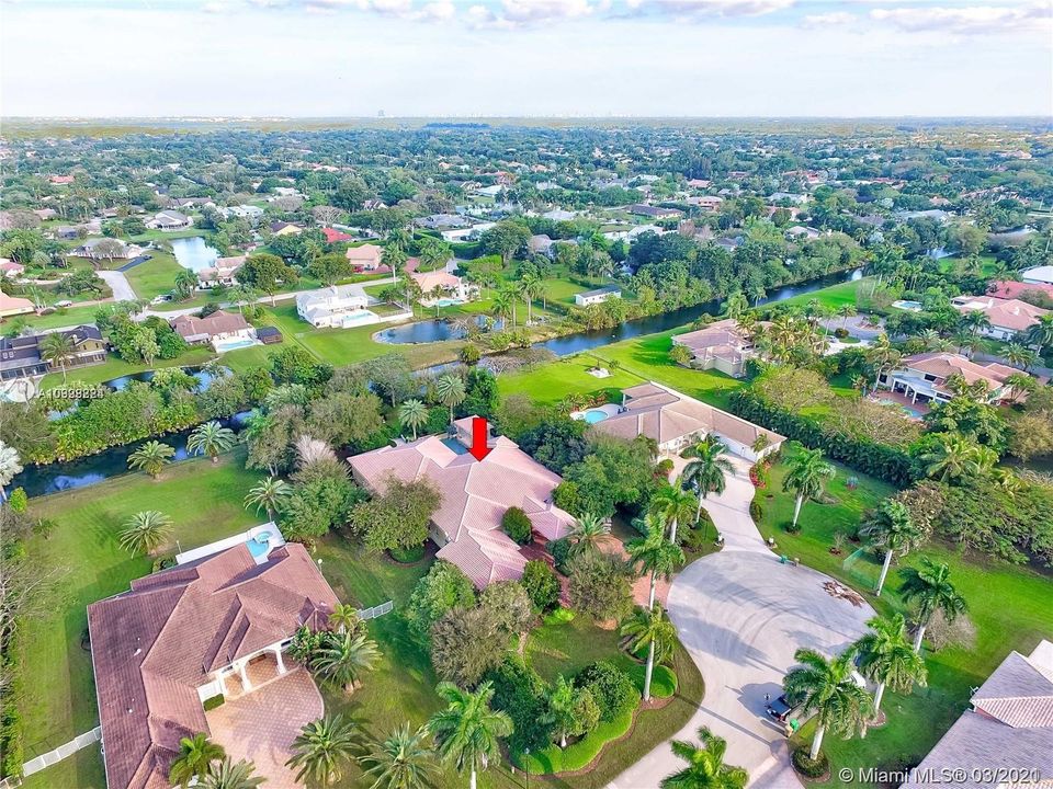 Recently Sold: $1,475,000 (6 beds, 5 baths, 5047 Square Feet)