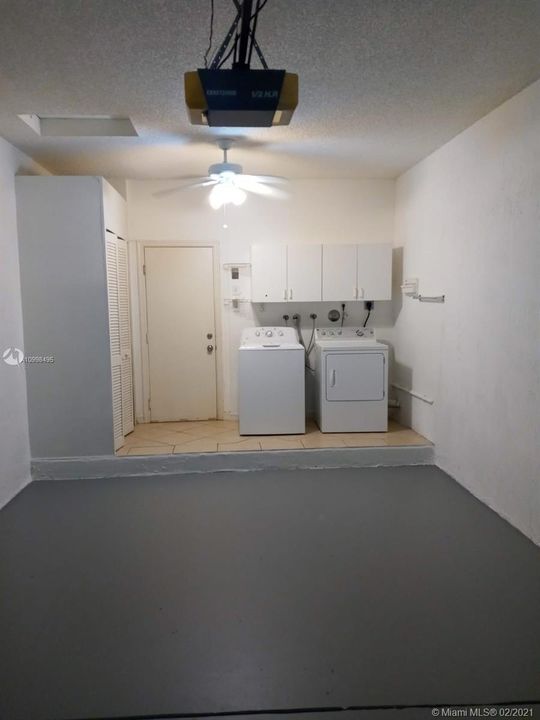 Recently Rented: $2,200 (2 beds, 2 baths, 1261 Square Feet)