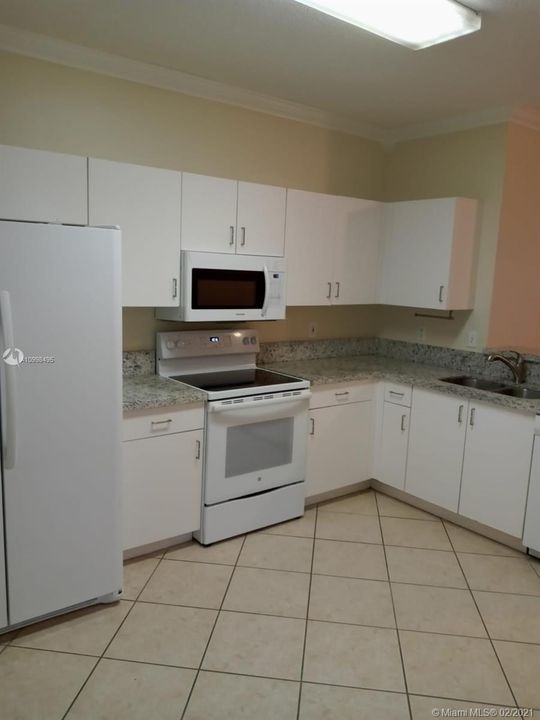 Recently Rented: $2,200 (2 beds, 2 baths, 1261 Square Feet)