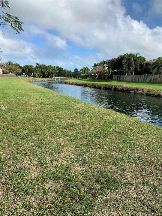 Recientemente alquilado: $1,650 (2 camas, 1 baños, 1100 Pies cuadrados)