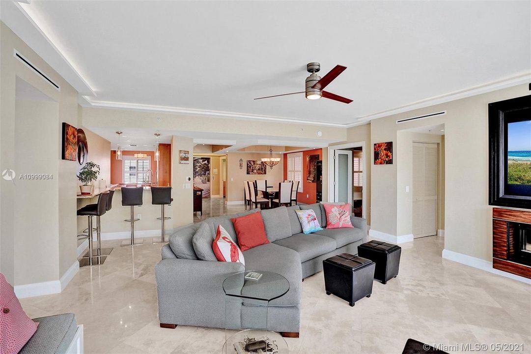 Recently Sold: $799,000 (3 beds, 2 baths, 2056 Square Feet)