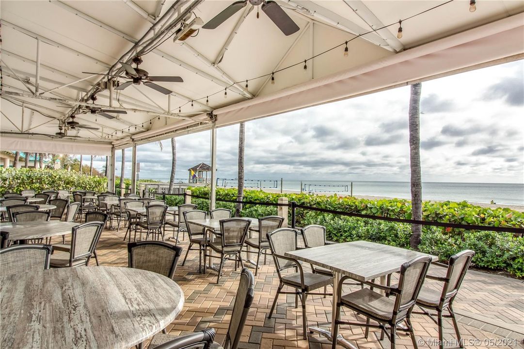 One of the few beaches in South Florida with oceanfront dining.