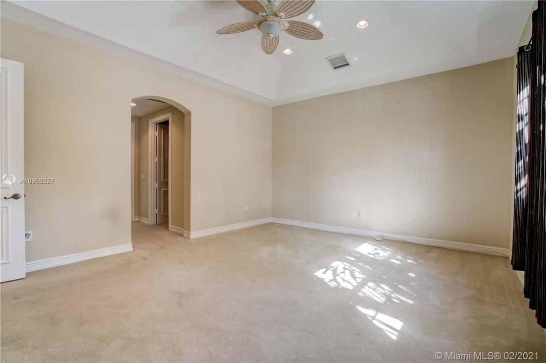 Recently Sold: $595,000 (2 beds, 2 baths, 2953 Square Feet)