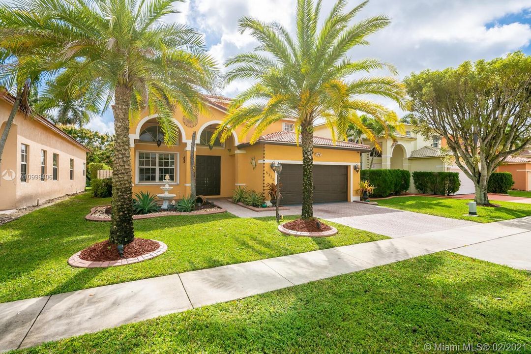 Recently Sold: $499,900 (4 beds, 3 baths, 2627 Square Feet)