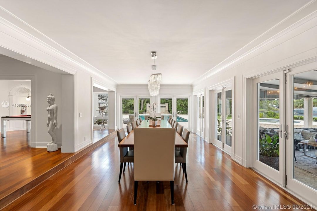 Недавно продано: $9,500,000 (9 спален, 10 ванн, 10841 Квадратных фут)