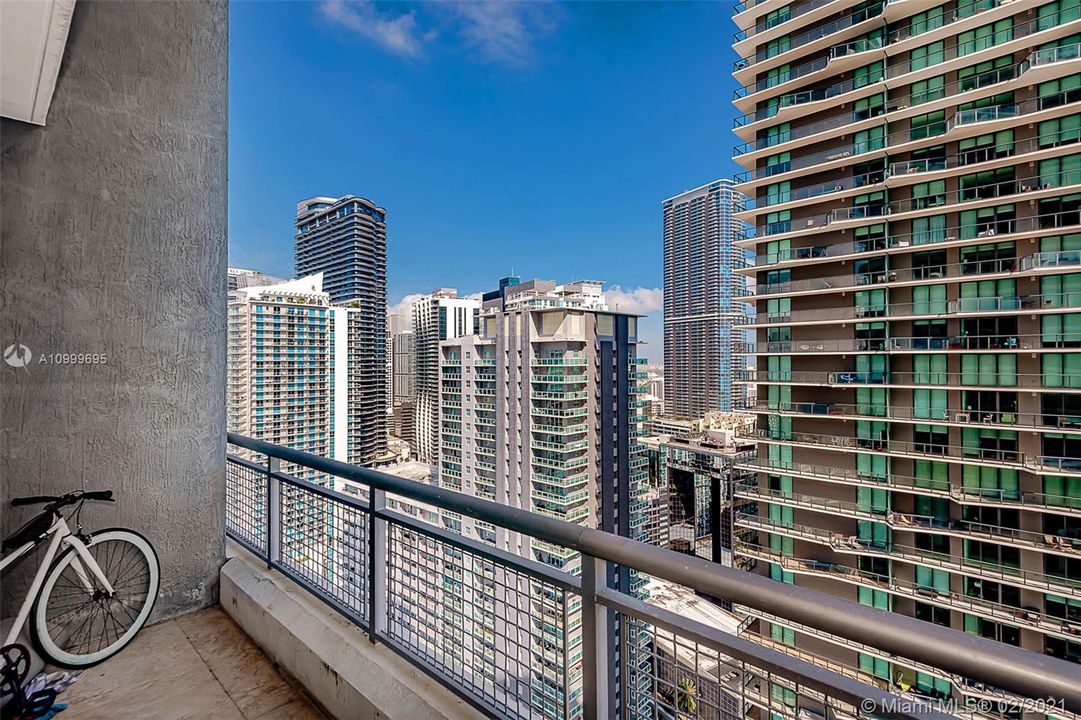 Recently Sold: $279,000 (1 beds, 1 baths, 781 Square Feet)