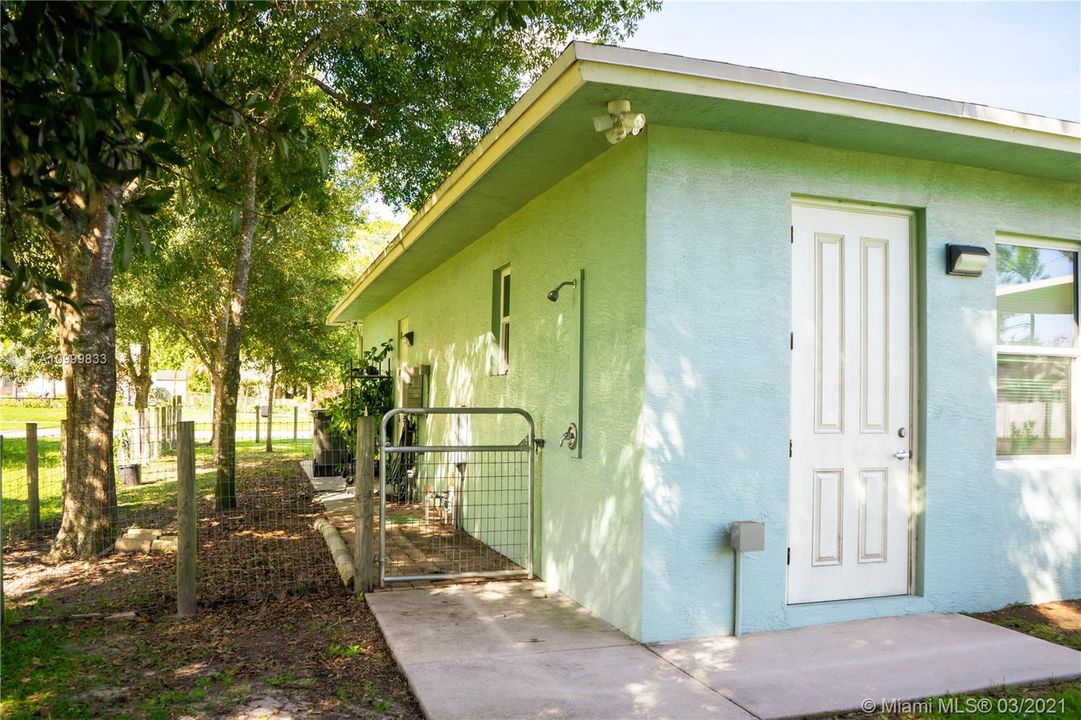 Recently Sold: $649,900 (5 beds, 3 baths, 2569 Square Feet)