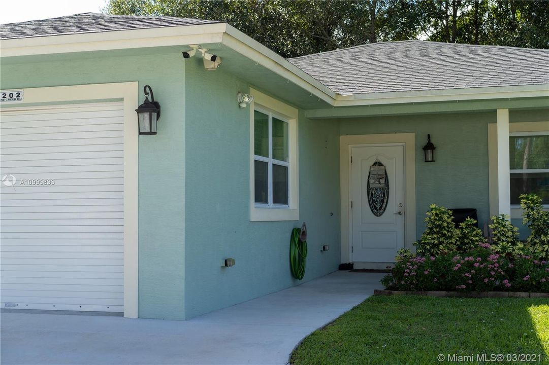 Recently Sold: $649,900 (5 beds, 3 baths, 2569 Square Feet)