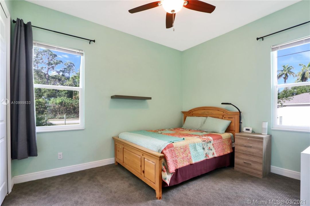 Recently Sold: $649,900 (5 beds, 3 baths, 2569 Square Feet)