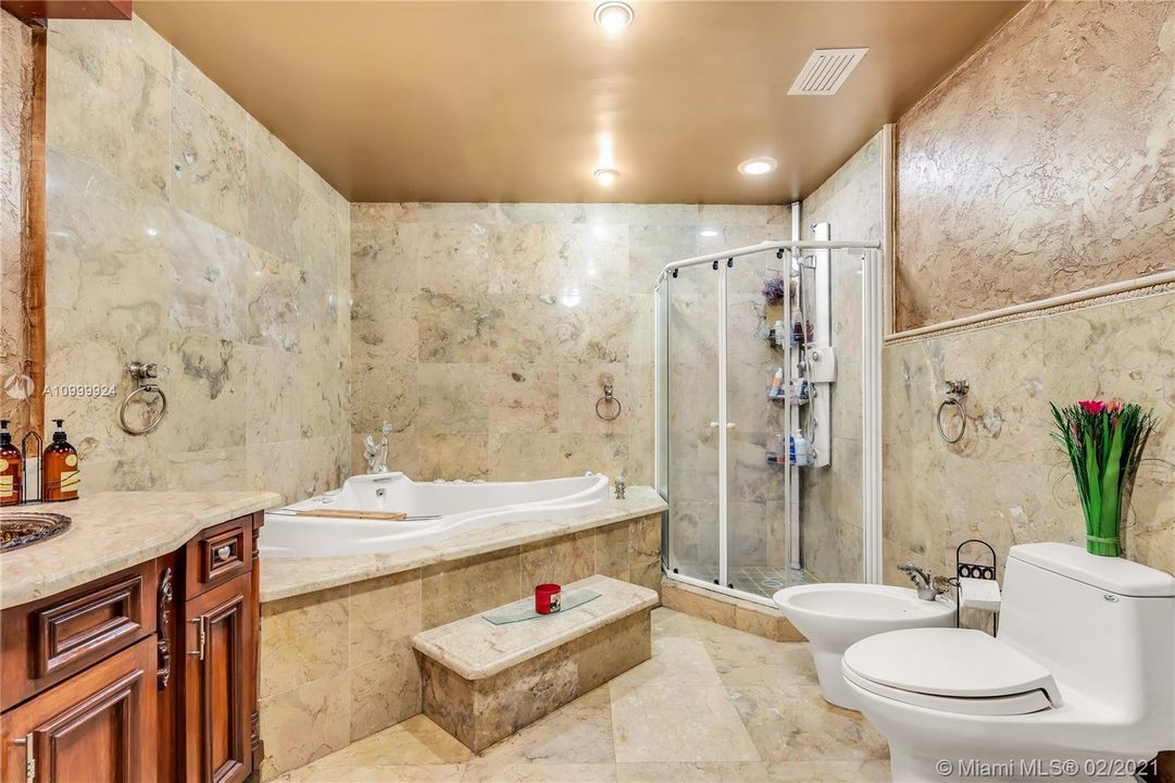 Недавно продано: $950,000 (4 спален, 3 ванн, 4166 Квадратных фут)